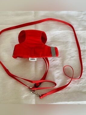 Miniso Cat Step-In Harness and Leash Set. See tag for weight
